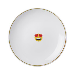 smiling face with heart eyes on beefbar main plate