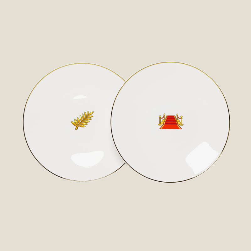 Set of 2 Beefbar x Bernardaud plates with golden palm and red carpet emojis